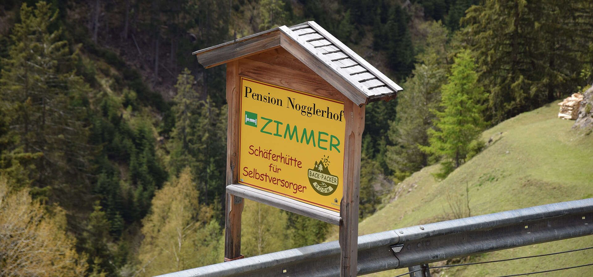 Schild für den Nogglerhof und die Schäferhütte