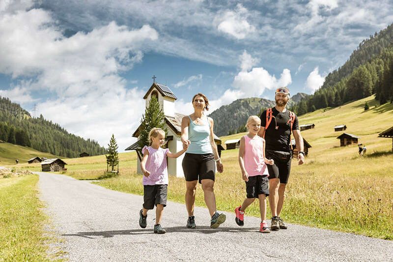 Wandern mit der Familie auf die Fischeralm